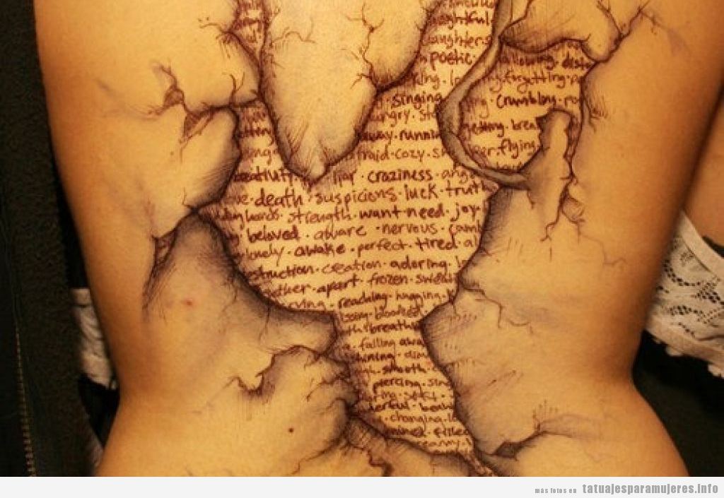 Tatuajes realistas efecto piel desgarrada para mujer