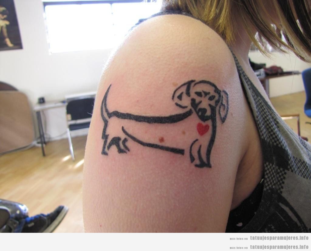 Diseños de tatuajes bonitos de perros para mujer 3