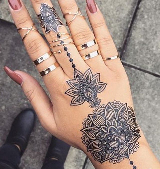Tatuajes en la mano para mujeres: mandalas, henna y mucho más