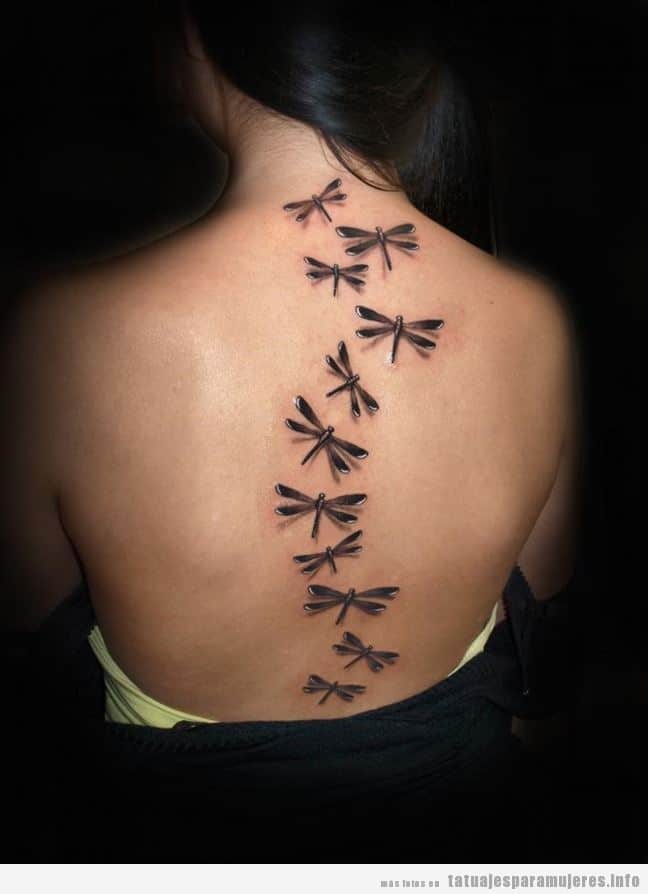 Tatuaje para mujer, tira de libélulas en espalda