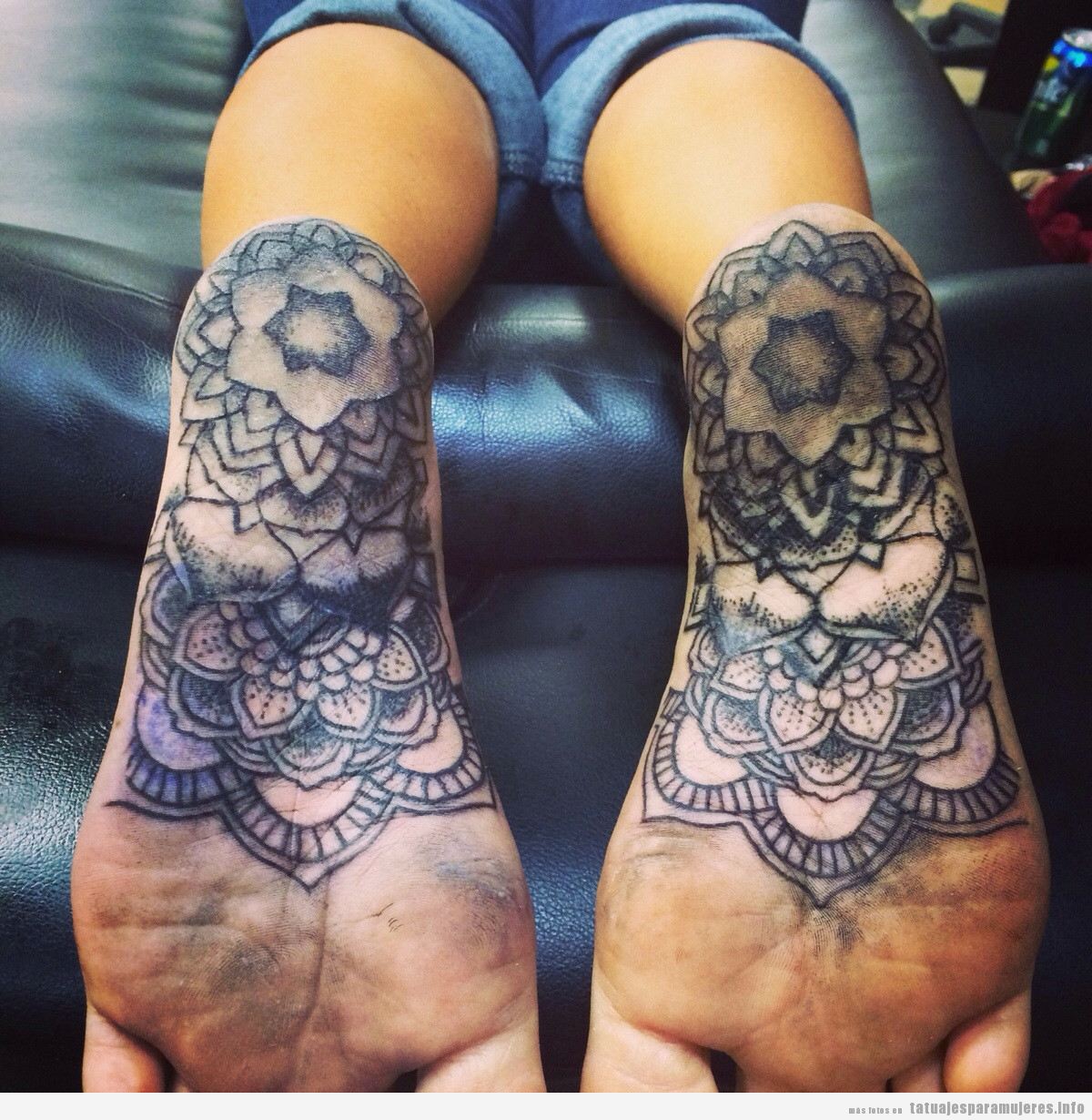 Tatuaje mandala planta del pie para mujer