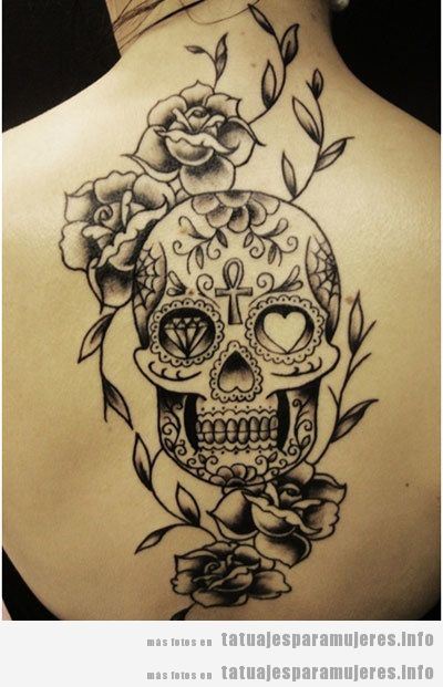 Diseño de tatuajes oscuros y góticos para mujer, calavera