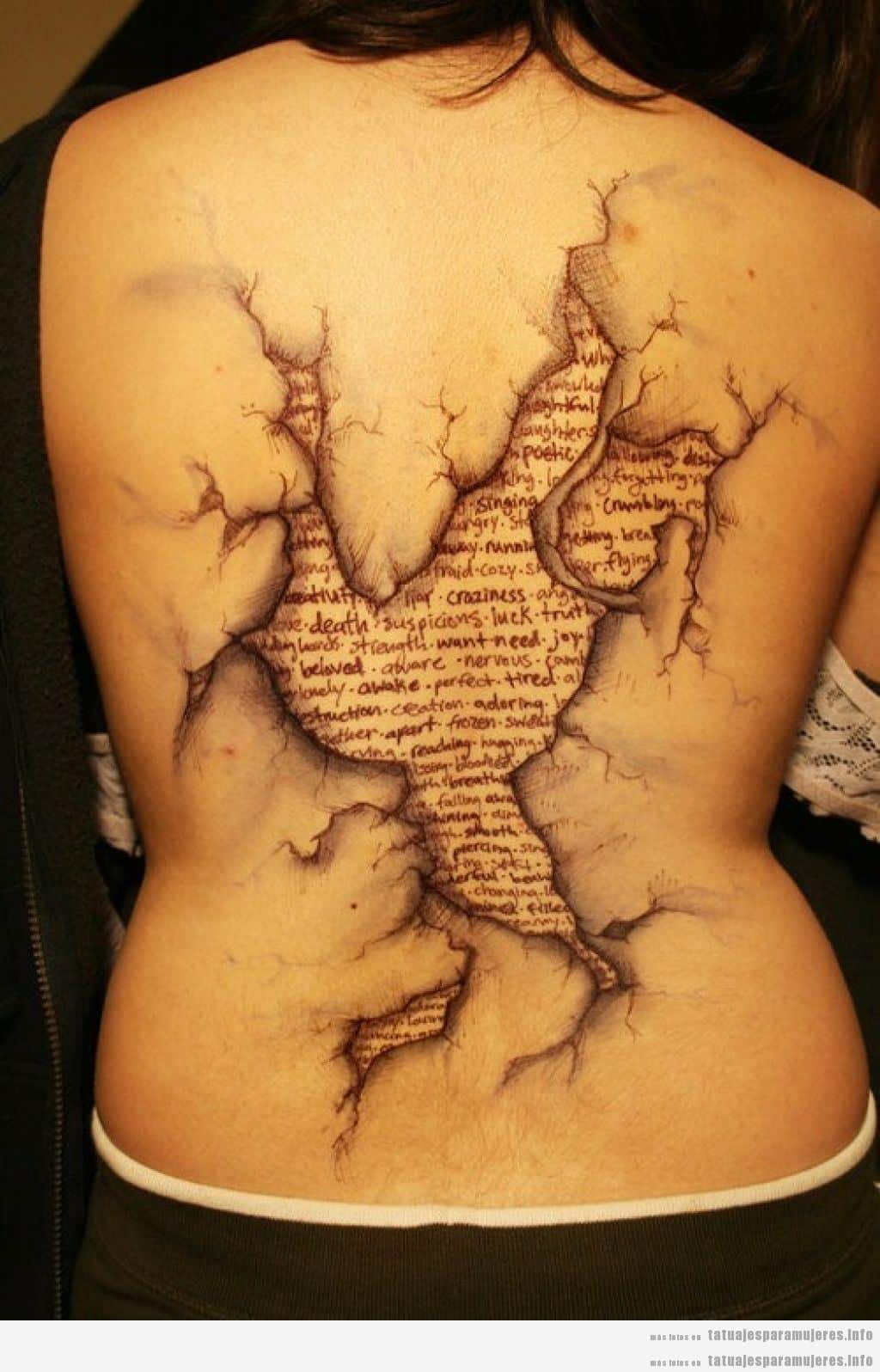 Diseño tatuajes realistas para mujer, efecto piel desgarrada 10