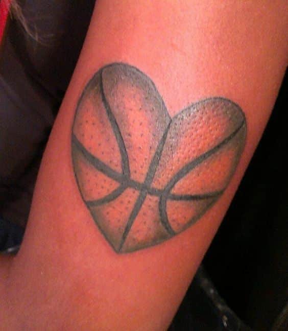 Tatuajes de baloncesto para mujer
