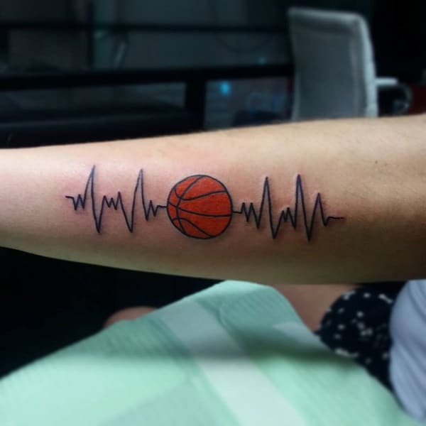 Tatuajes de baloncesto para mujer 13