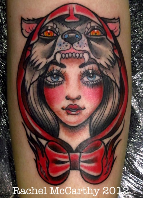 Tatuaje mujer cabeza lobo