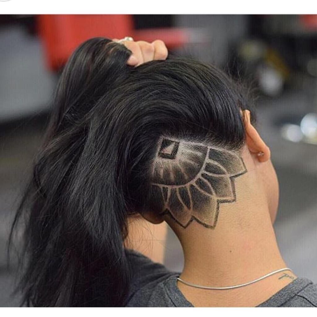 Hair tattoo mandala chica